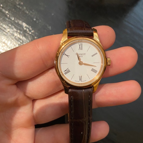 Tissot woman watch - Picture 3 of 9